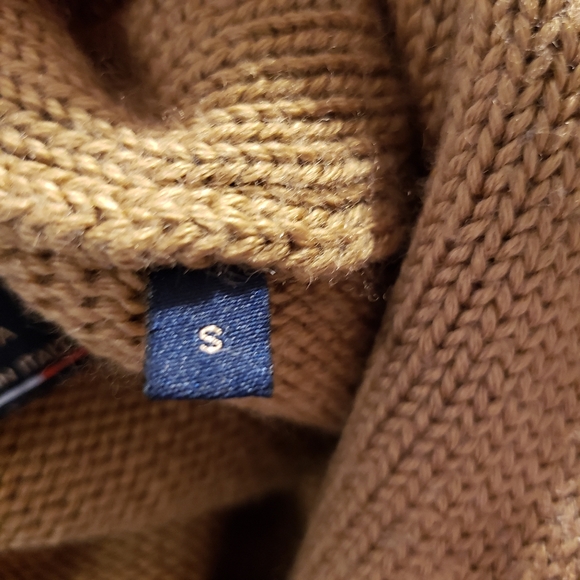 Izac Sweater - Picture 9 of 13